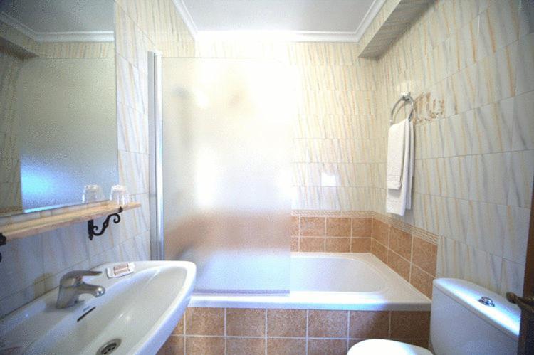 Hostal El Labrador Marbella Exterior photo